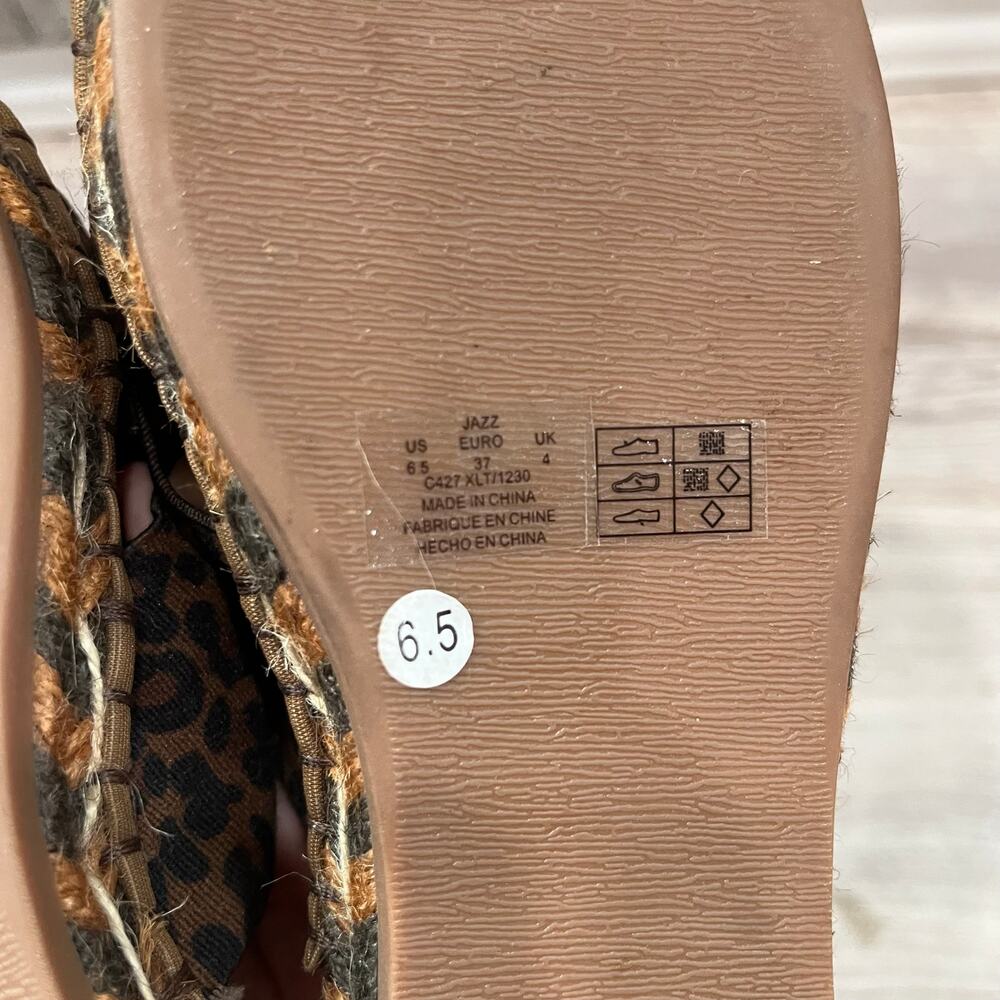 Kelsi Dagger Brooklyn Jazz Leopard Animal Print Mules Shoes Womens Size 6.5 - Picture 3 of 4